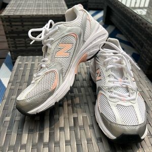 WOMENS NEW BALANCE RUNNING SHOES BEAUTIFUL CONDITION